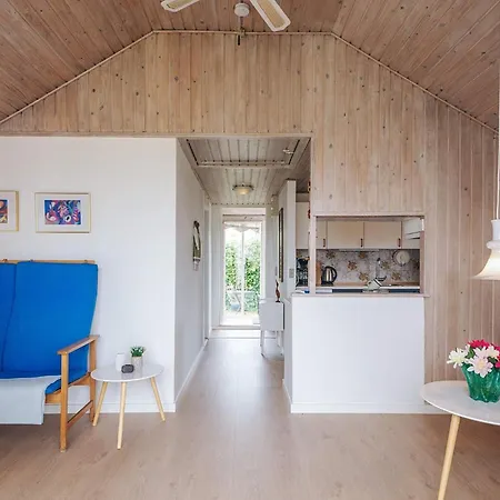 Seaside Retreat With Private Annex Feriehus